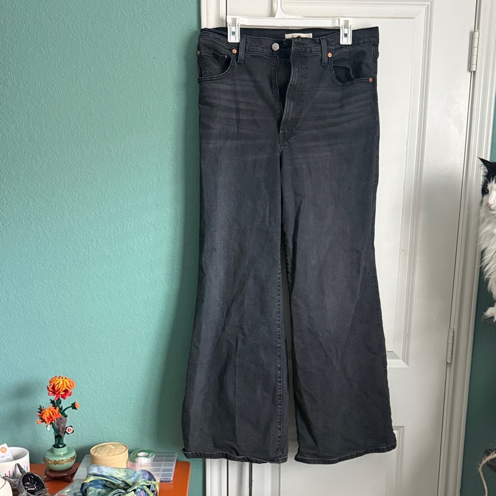 Levi’s black rib cage bell Jean